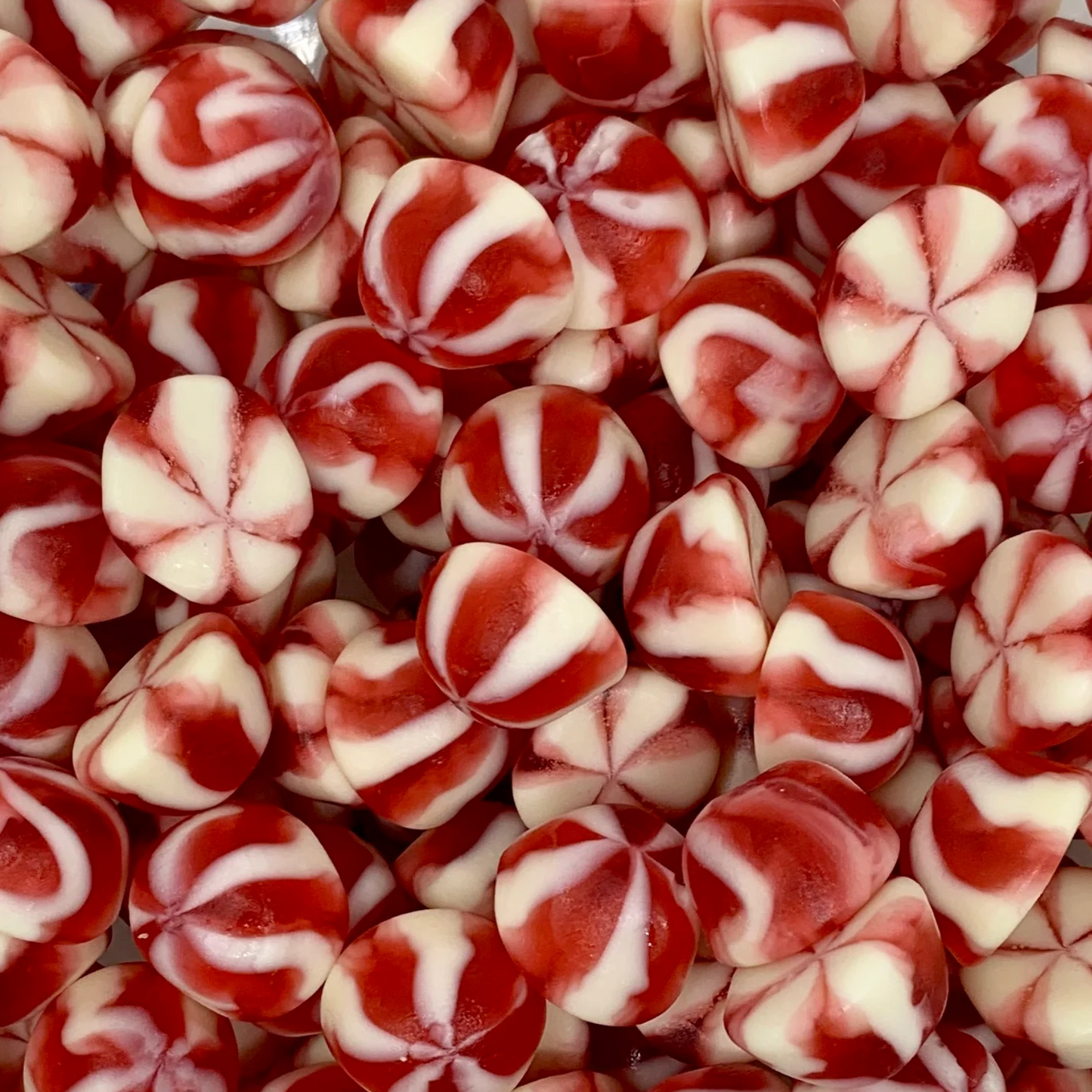 Strawberry Twist Kisses (200g)